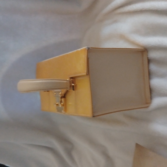 Fendi business type bag very rare suitcase yellow - Picture 8 of 16